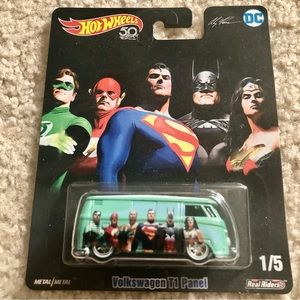 Hot Wheels Premium Volkswagen T1 Panel Bus